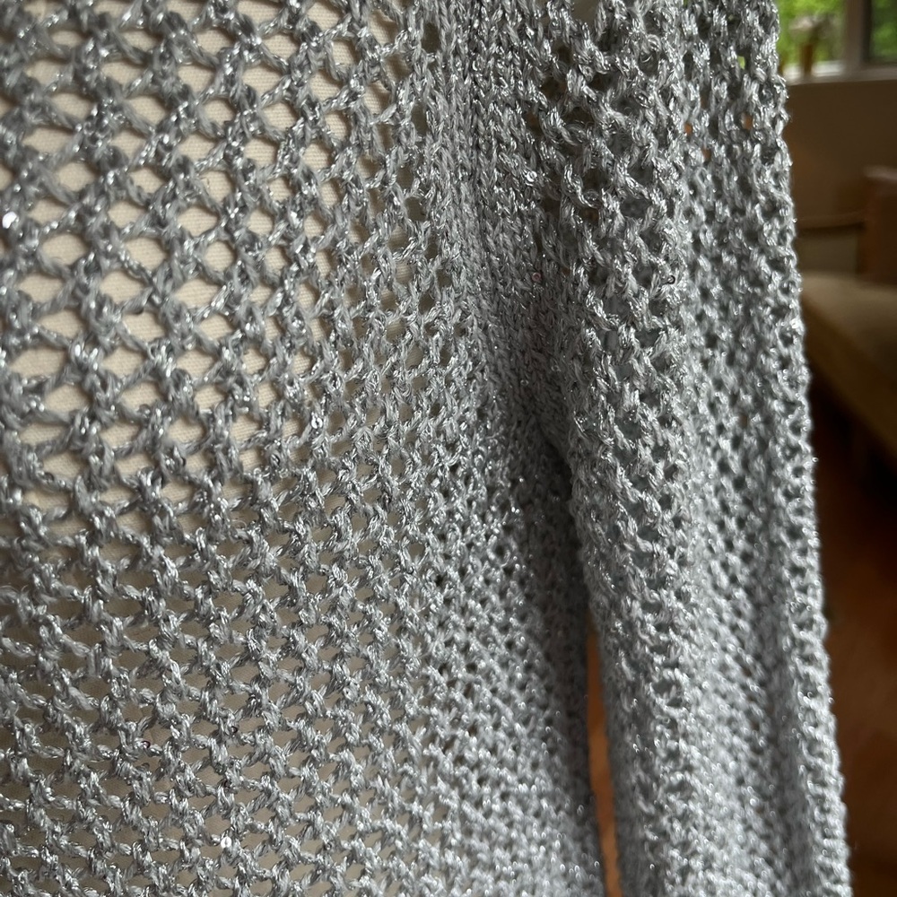Chico's Gray Crew Neck Sweater with Textured Knit Size 1 - Picture 4 of 6